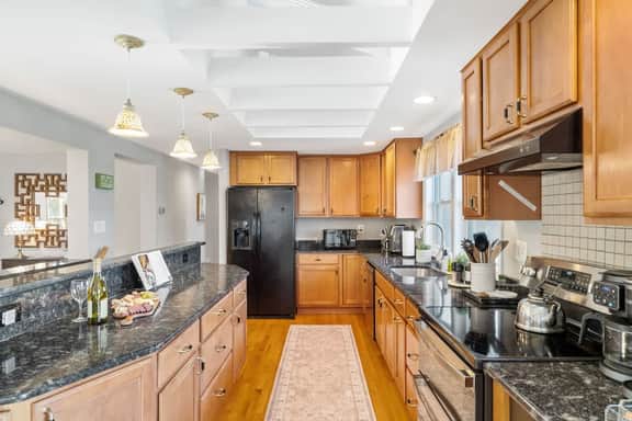 6 Bed, 180°View, Beach, Sleeps 16, HotTub, Game Rm - Image 4