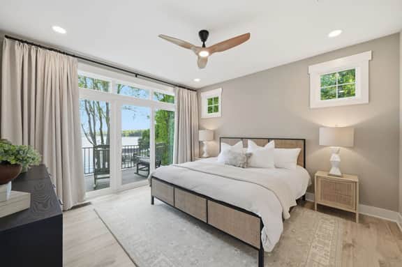 Luxury 5BR Suites w/Views, Beach, Dock, FirePit - Image 3